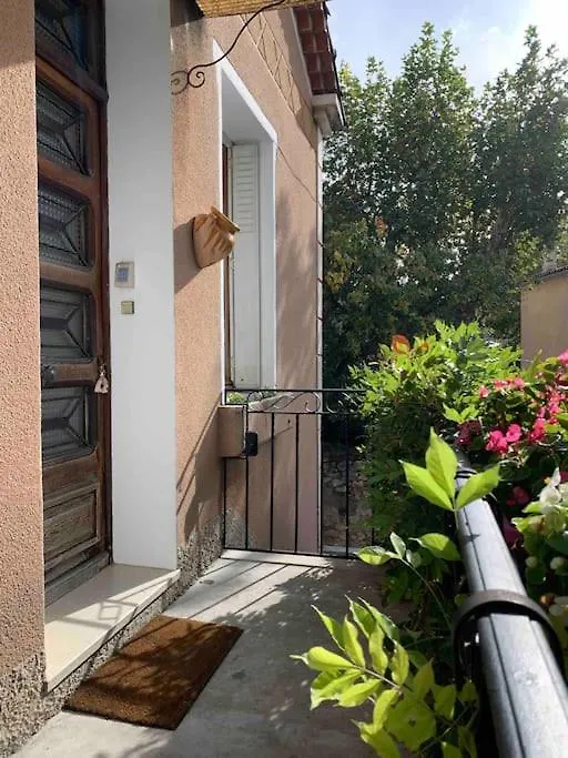 Pleasant Winemaker Apartment Sablet